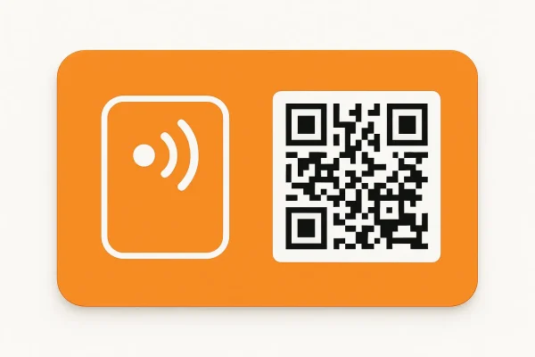 کارت ویزیت هوشمند NFC روی میز کار جایگزین حرفه‌ای کارت‌های ویزیت کاغذی