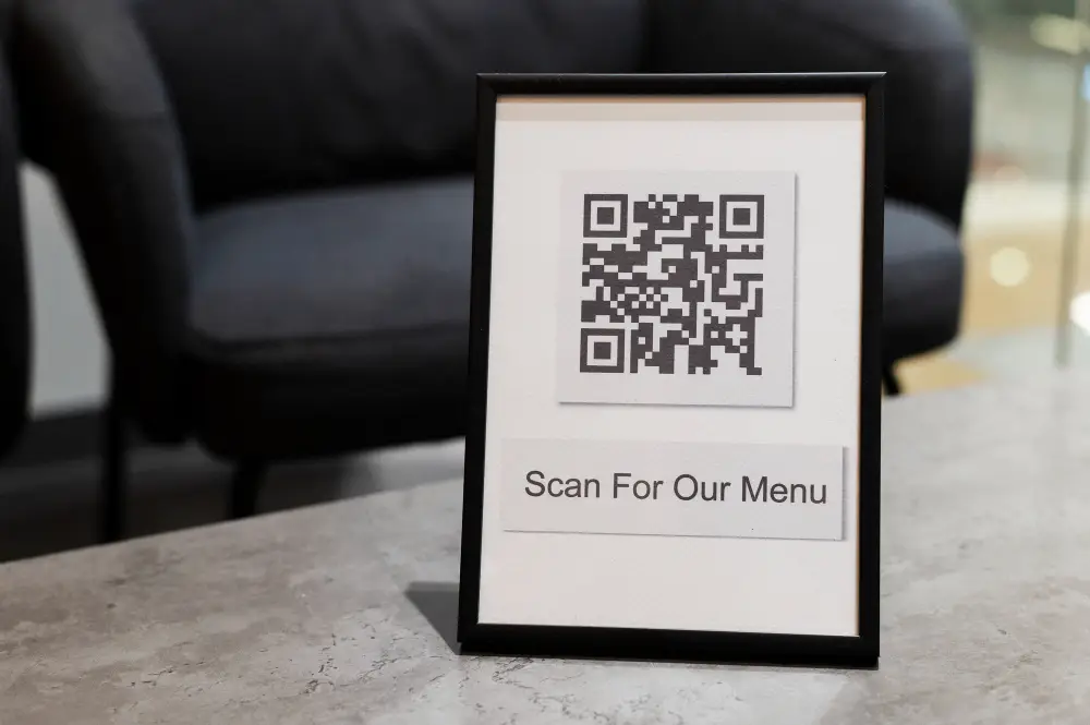 استند هوشمند تبلیغاتی با QR code و نمایشگر دیجیتال کارت نو