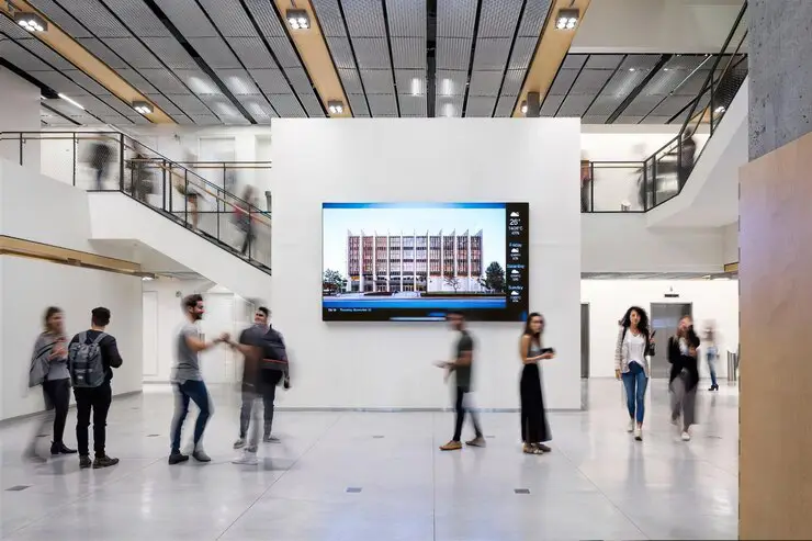 فروش و جذب مشتری با استند تبلیغاتی