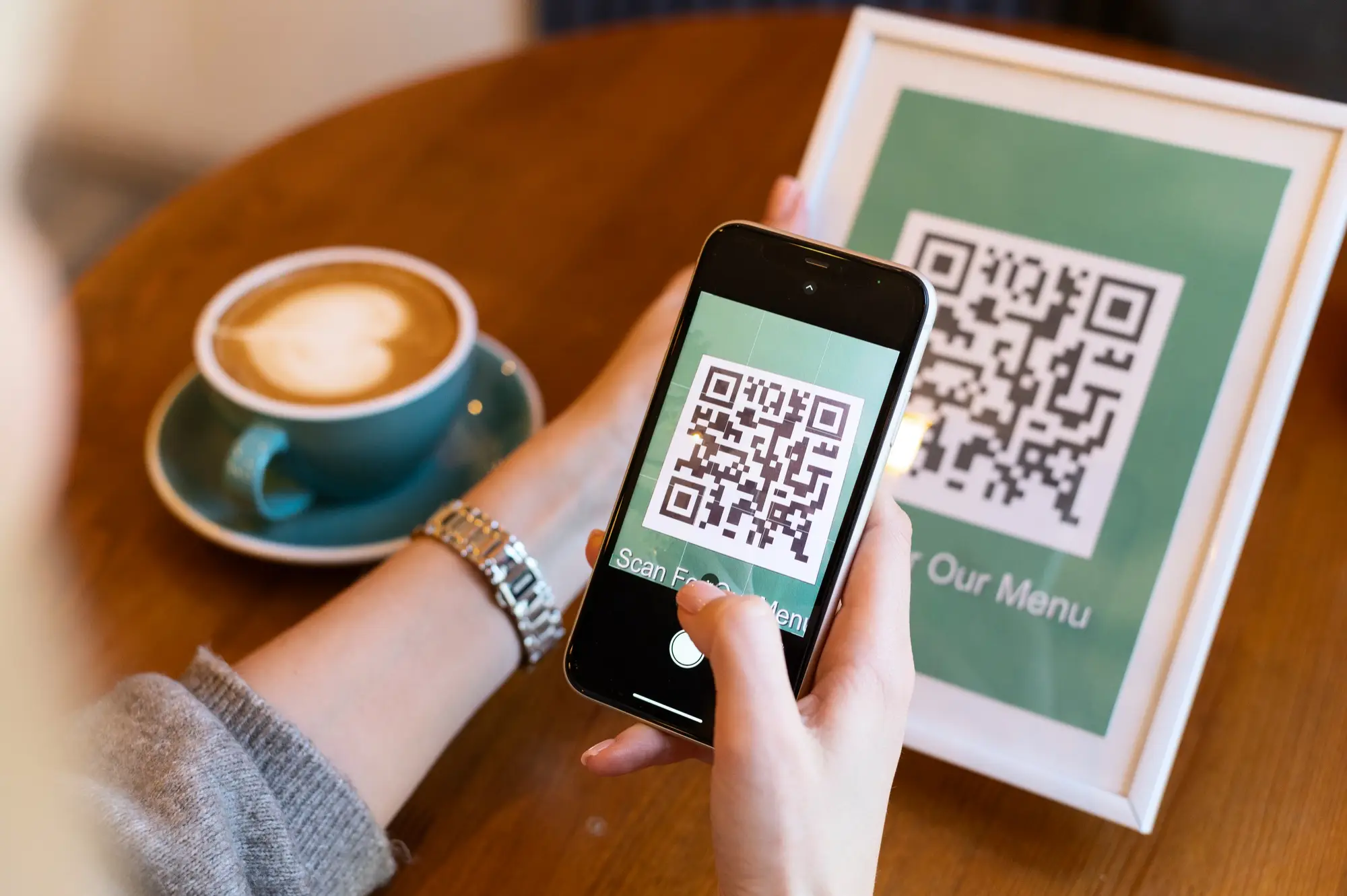 انتخاب بین NFC یا QR Code برای بازاریابی، جذب مشتری و افزایش فروش کسبوکار